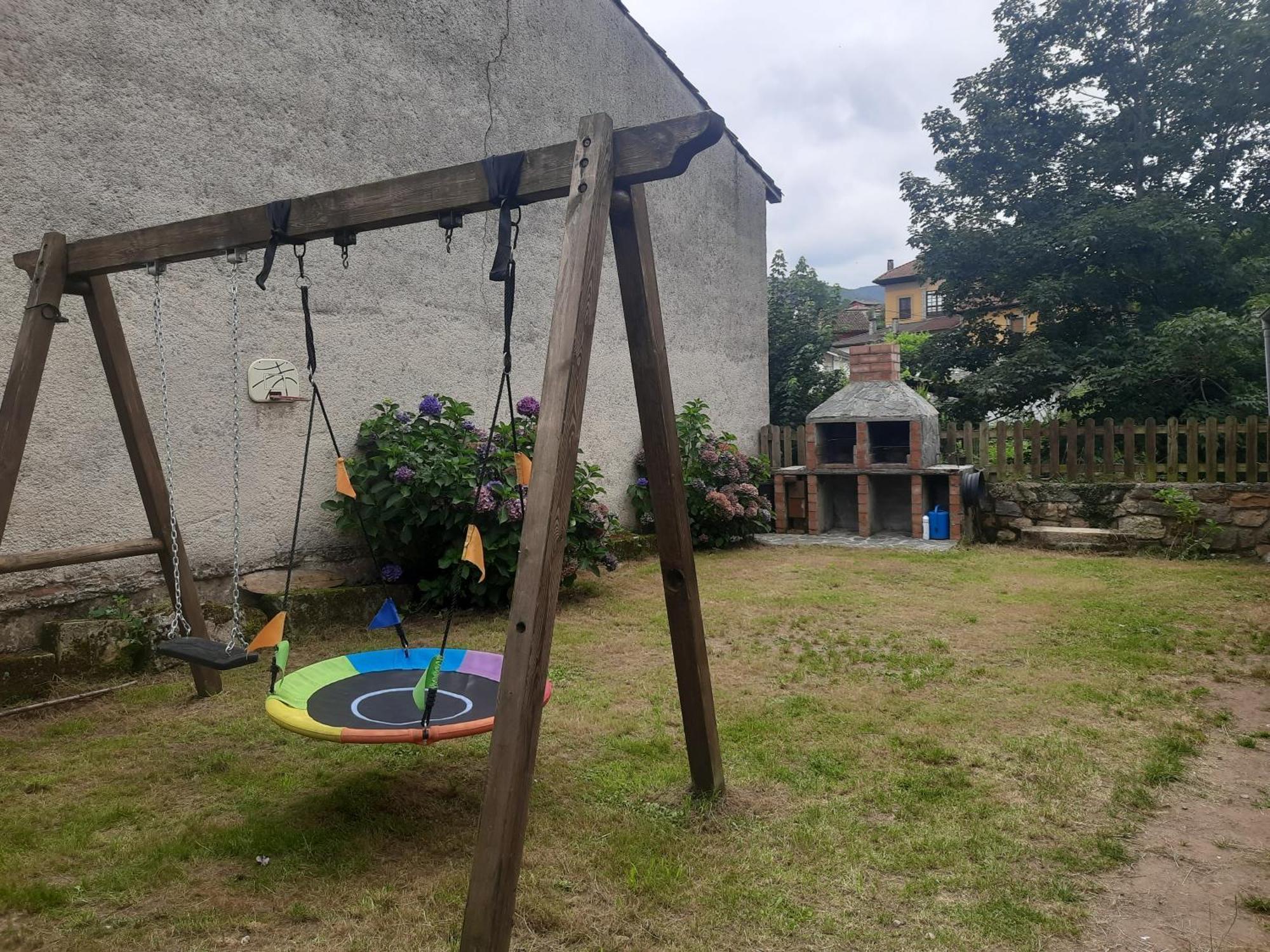 Onís Apartamentos Rurales La Candaliega מראה חיצוני תמונה