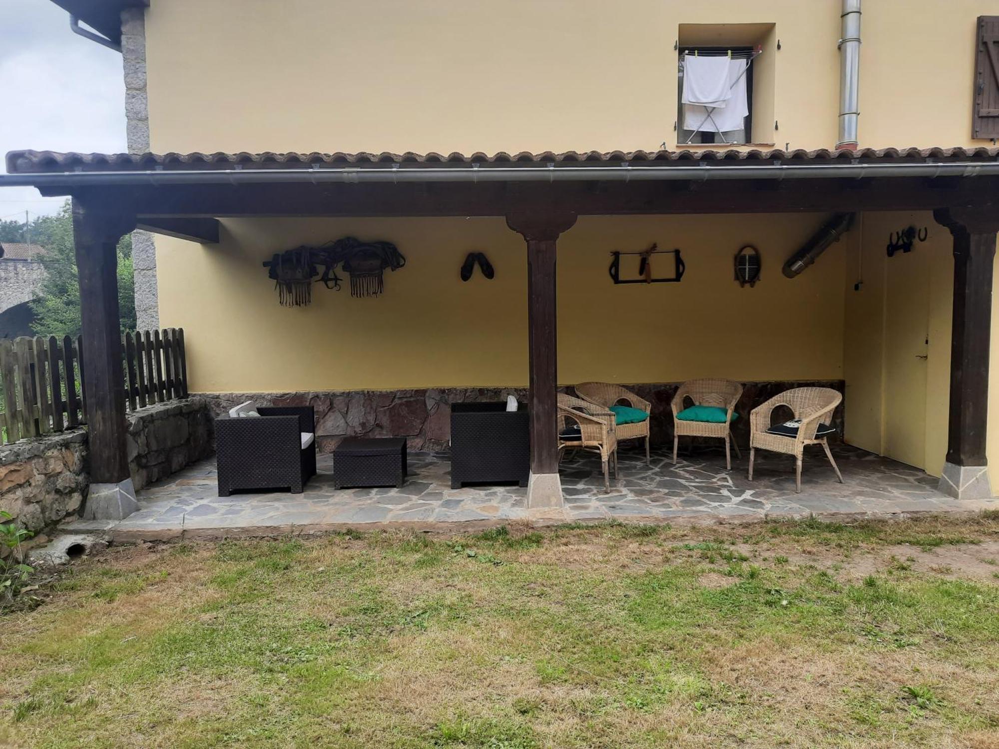 Onís Apartamentos Rurales La Candaliega מראה חיצוני תמונה